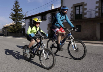 Los peregrinos caminaron hacia Javier con sol y buenas temperaturas