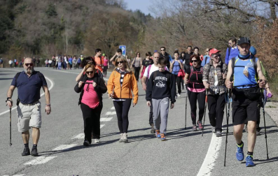 Los peregrinos caminaron hacia Javier con sol y buenas temperaturas