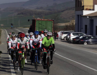 Los peregrinos caminaron hacia Javier con sol y buenas temperaturas