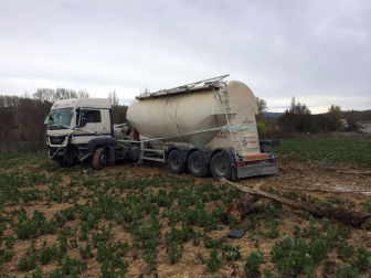 Imágenes del accidente mortal en la AP-15 entre Pueyo y Garínoain.