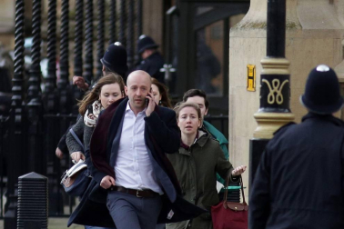 El ataque se ha producido en las inmediaciones del Parlamento británico y en uno de los patios del Palacio de Westminster