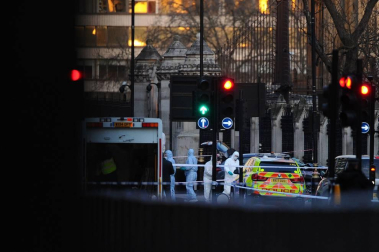 El ataque se ha producido en las inmediaciones del Parlamento británico y en uno de los patios del Palacio de Westminster