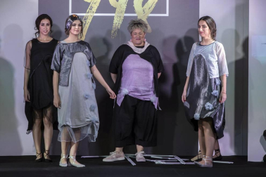 Imágenes de la primera edición de la Pasarela 948 celebrada en el Hotel Tres Reyes de Pamplona. Sobre la alfombra roja se pudieron ver hasta seis desfiles de diferentes diseñadores naciones y locales.