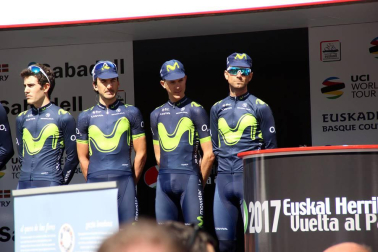 Imágenes de la salida de la Vuelta al País Vasco en Pamplona