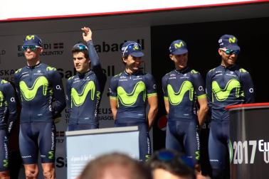 Imágenes de la salida de la Vuelta al País Vasco en Pamplona
