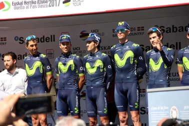 Imágenes de la salida de la Vuelta al País Vasco en Pamplona