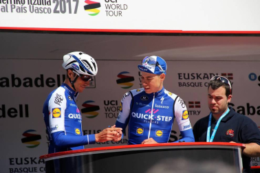 Imágenes de la salida de la Vuelta al País Vasco en Pamplona