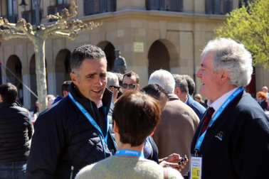 Imágenes de la salida de la Vuelta al País Vasco en Pamplona