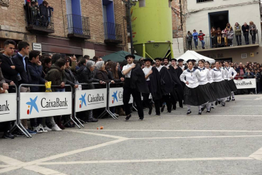 Fotos del Baile del Plego de Abligtas protagonizado por el Grupo de Danzas Mendianike.