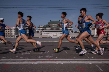 Multitudinaria carrera en la capital de Corea del Norte.