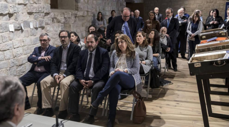 Una exposición en Condestable muestra las maletas de once refugiados