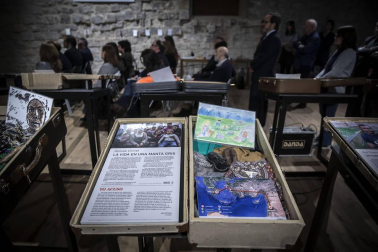 Una exposición en Condestable muestra las maletas de once refugiados