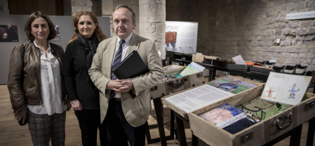 Una exposición en Condestable muestra las maletas de once refugiados