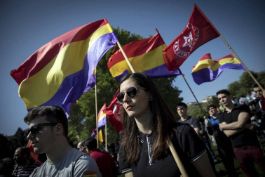 Cientos de personas en la Vuelta del Castillo recuerdan a los fusilados en la Guerra Civil
