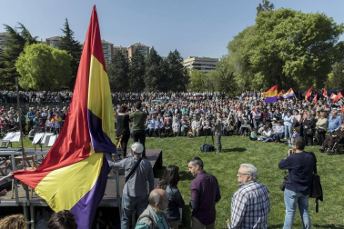 Cientos de personas en la Vuelta del Castillo recuerdan a los fusilados en la Guerra Civil