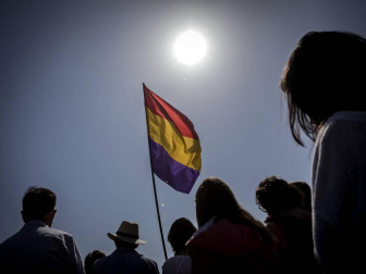 Cientos de personas en la Vuelta del Castillo recuerdan a los fusilados en la Guerra Civil