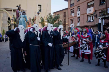 Fotos de la procesión de Viernes Santo en Peralta
