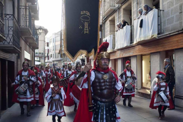 Fotos de la procesión de Viernes Santo en Peralta