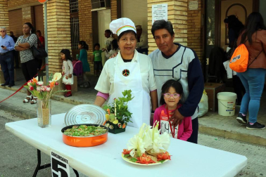 Concurso de guisos con verduras en el barrio de Lourdes