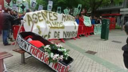 Concentración de Policía Foral ante el Parlamento