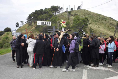 Fotoss de miles de romeros caminando a Ujué llegados de Tafalla, Beire, Murillo el Fruto, Pitillas, Carcastillo y Santacara