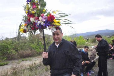 Fotoss de miles de romeros caminando a Ujué llegados de Tafalla, Beire, Murillo el Fruto, Pitillas, Carcastillo y Santacara