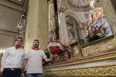 Imágenes de la quinta misa de la Escalera de San Fermín, en la iglesia de San Lorenzo de Pamplona.
