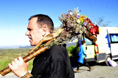 Imágenes de la romería a Ujué de Figarol, Olite, Mélida y Carcastillo.
