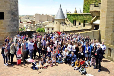 El Palacio Real de Olite abrió ayer sus puertas para celebrar el Día Movimiento Vino DO.