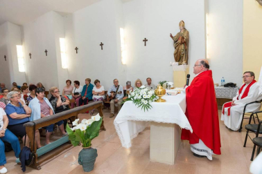 Mayores y pequeños se acercaron este lunes 22 de mayo a cumplir con la tradicional procesión.