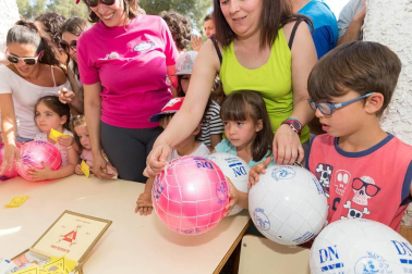 Mayores y pequeños se acercaron este lunes 22 de mayo a cumplir con la tradicional procesión.
