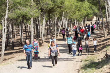 Mayores y pequeños se acercaron este lunes 22 de mayo a cumplir con la tradicional procesión.