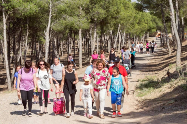 Mayores y pequeños se acercaron este lunes 22 de mayo a cumplir con la tradicional procesión.