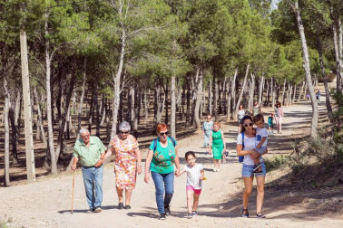 Mayores y pequeños se acercaron este lunes 22 de mayo a cumplir con la tradicional procesión.