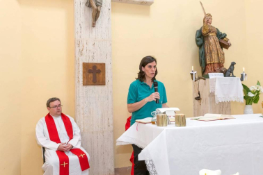 Mayores y pequeños se acercaron este lunes 22 de mayo a cumplir con la tradicional procesión.
