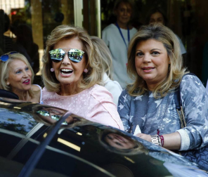 Imágenes de la salida de la periodista María Teresa Campos tras ocho días hospitalizada por un ictus.