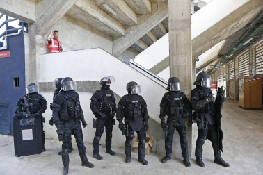 El estadio del C.A. Osasuna fue el lugar elegido para un ejercicio de las fuerzas de seguridad ante un posible ataque.