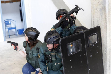 El estadio del C.A. Osasuna fue el lugar elegido para un ejercicio de las fuerzas de seguridad ante un posible ataque.