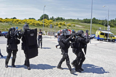 El estadio del C.A. Osasuna fue el lugar elegido para un ejercicio de las fuerzas de seguridad ante un posible ataque.
