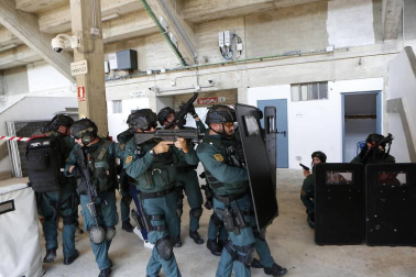 El estadio del C.A. Osasuna fue el lugar elegido para un ejercicio de las fuerzas de seguridad ante un posible ataque.