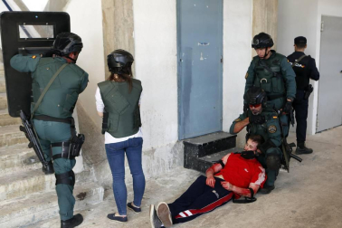 El estadio del C.A. Osasuna fue el lugar elegido para un ejercicio de las fuerzas de seguridad ante un posible ataque.