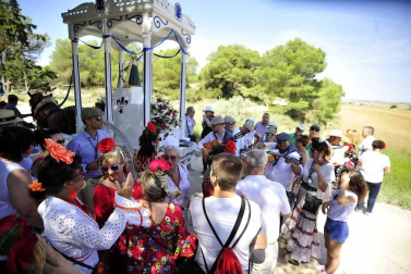 Fotos de la romería en honor a la Virgen del Rocío en Rada 2017
