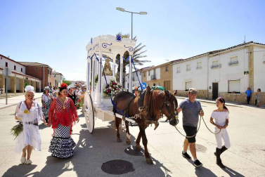 Fotos de la romería en honor a la Virgen del Rocío en Rada 2017