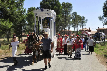 Fotos de la romería en honor a la Virgen del Rocío en Rada 2017