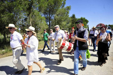 Fotos de la romería en honor a la Virgen del Rocío en Rada 2017