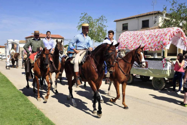 Fotos de la romería en honor a la Virgen del Rocío en Rada 2017