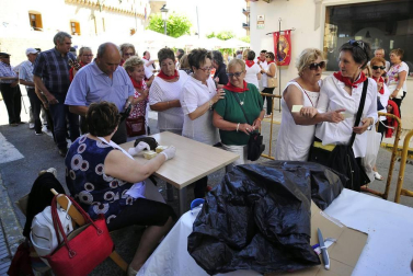 Los auroros de la Ribera Alta animaron el festejo en diferentes puntos de Marcilla. Además de los puestos de artesanía.