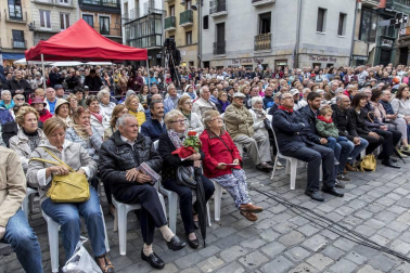 Concierto presanferminero de La Pamplonesa en la plaza Consistorial