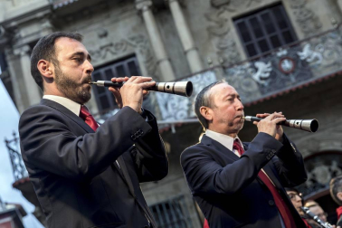 Concierto presanferminero de La Pamplonesa en la plaza Consistorial