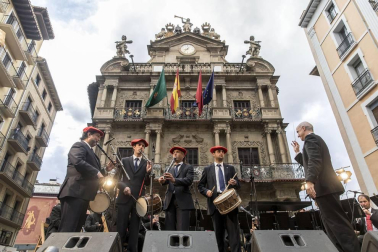 Concierto presanferminero de La Pamplonesa en la plaza Consistorial